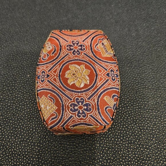 ASIAN NATURAL GREEN & BROWN JADEITE TWO-SIDED FISH PENDANT WITH CHAMOIS NECKLACE - Picture 13 of 16